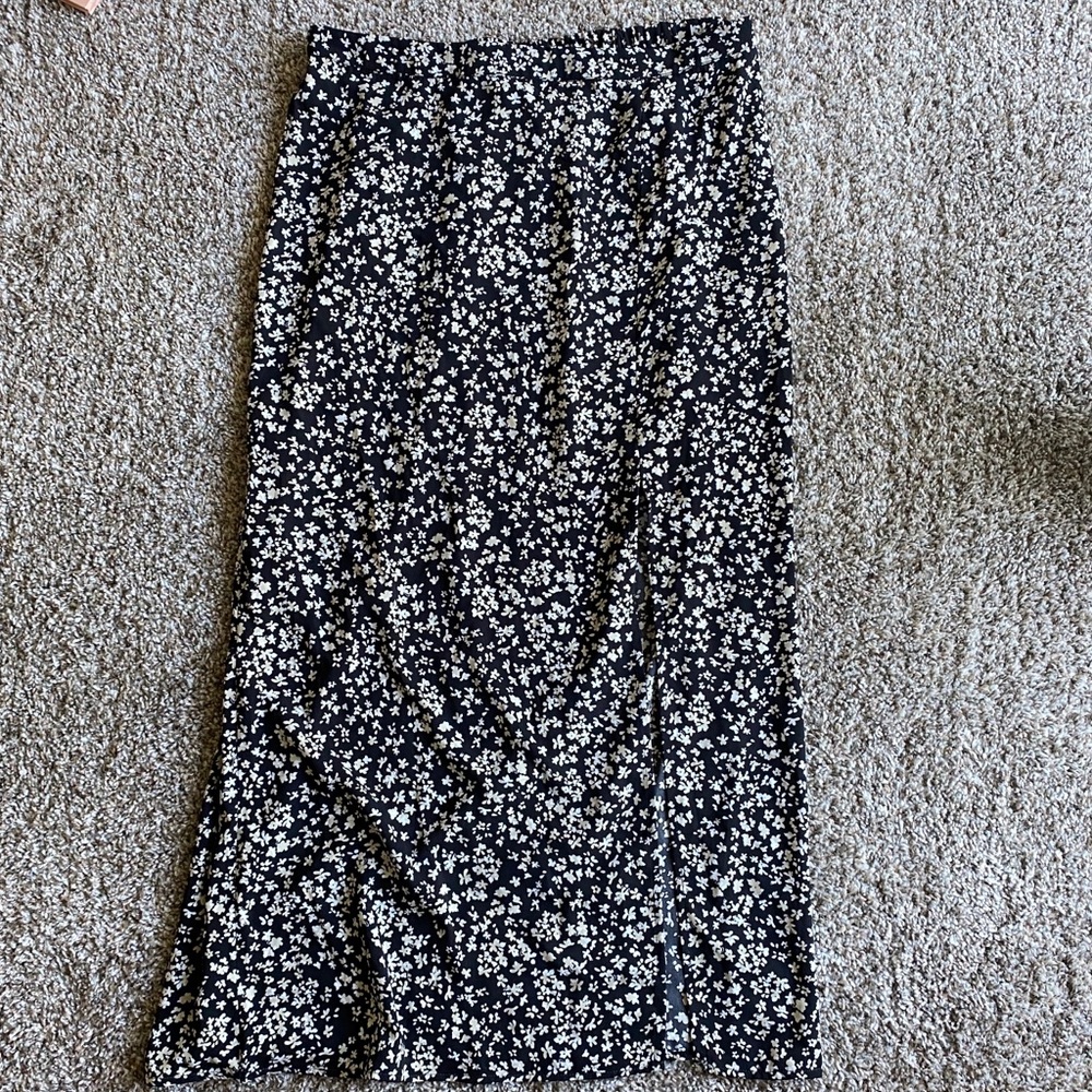 NWOT- wild fable Floral Maxi Skirt with Side Slit